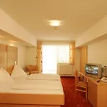 Hotel-restaurant Lampenhaeusl Fusch an der Grossglocknerstrasse