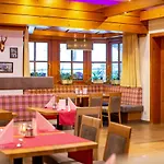 - مطعم لامبينهاوسل 3*