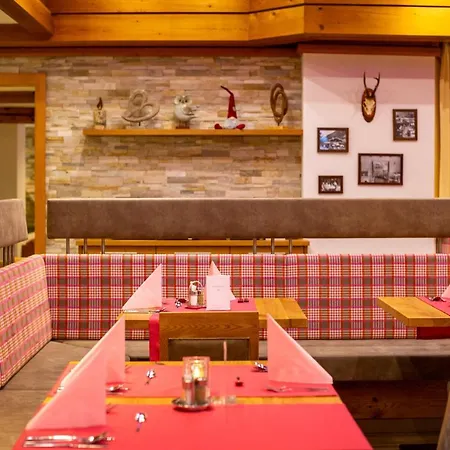 兰派霍索酒店兼餐厅 酒店